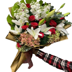  Kemer Florist Şık Gül Şebboy Lilyum Ortanca Buket