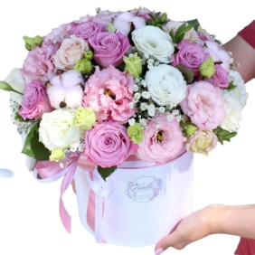  Kemer Florist Beyaz Kutuda Lisianthus ve Güller