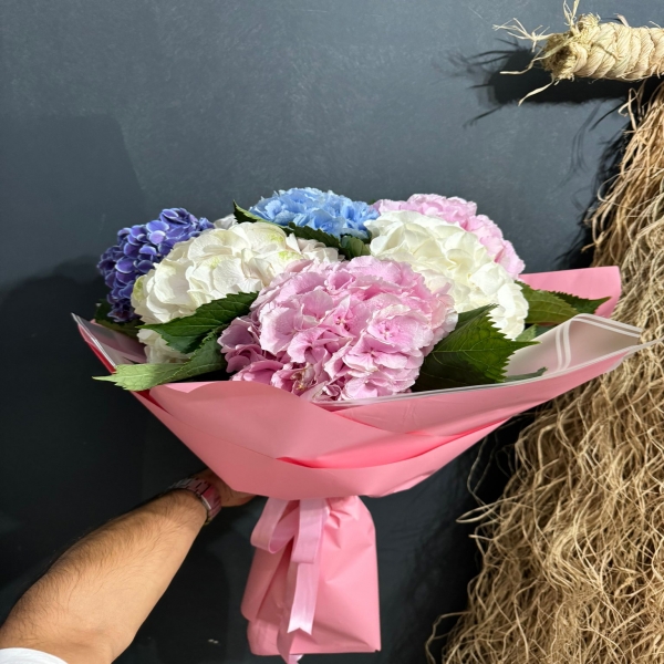  Kemer Flowers Delivery Şık 7 Adet Ortanca Buket Renkli